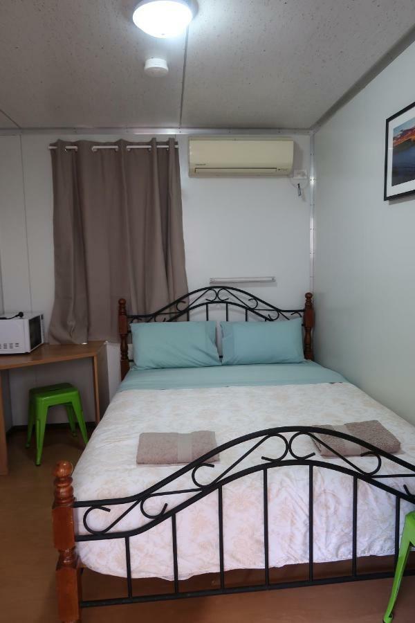 Mud Crab Motel Дерби Екстериор снимка